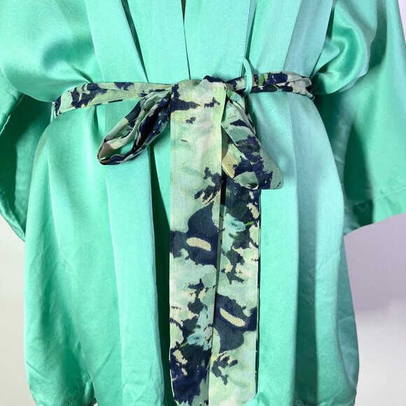 Victoria's Secret One Size Silk Short Robe Seafoam Green *Flaw - Picture 9 of 15